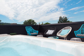 Leqube Apartment